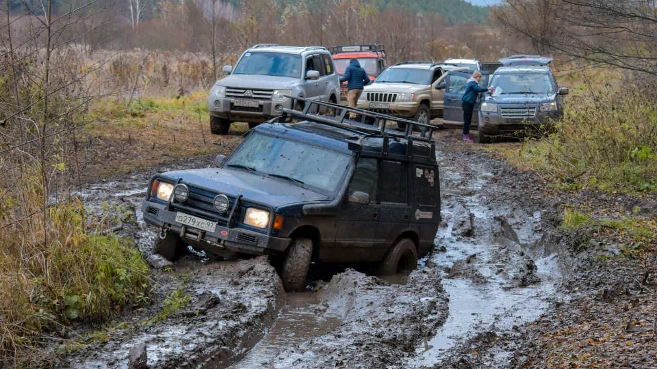 Common Mistakes Drivers Make When Trying to Get Out of Mud
